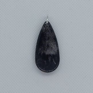 Wisiorek ze srebrnym pyłem